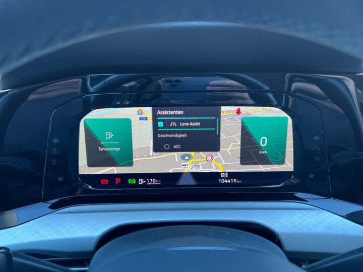 Abbildung Fahrzeugdetailansicht Volkswagen Golf Variant - Nr. 17