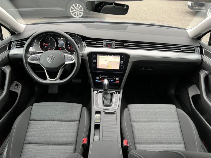 Abbildung Fahrzeugdetailansicht Volkswagen Passat Variant - Nr. 9