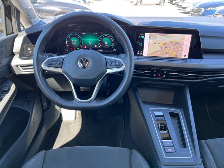 Abbildung Fahrzeugdetailansicht Volkswagen Golf Variant - Nr. 10