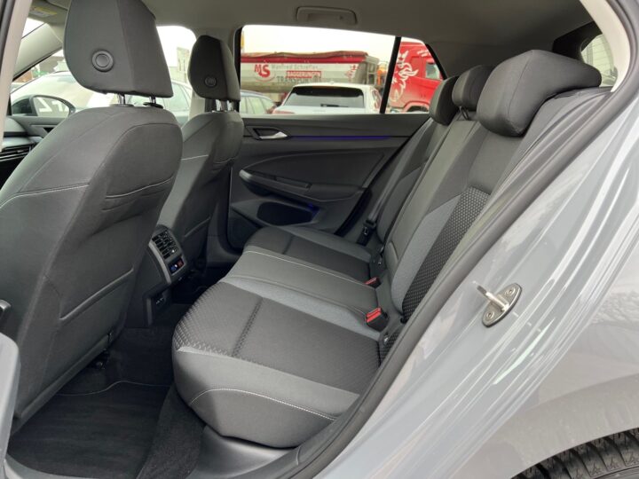 Abbildung Fahrzeugdetailansicht Volkswagen Golf - Nr. 13