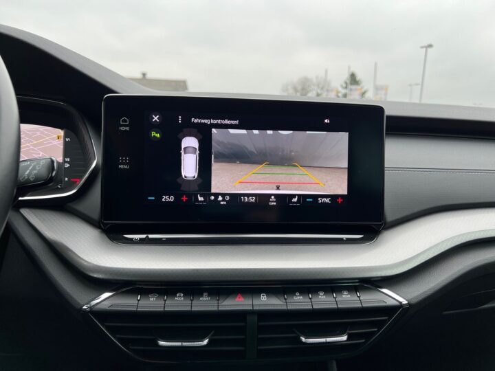 Abbildung Fahrzeugdetailansicht Skoda Octavia - Nr. 26