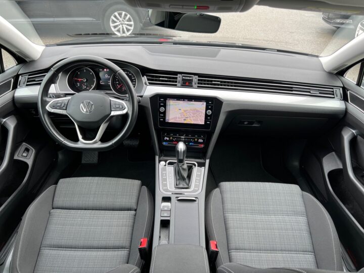 Abbildung Fahrzeugdetailansicht Volkswagen Passat Variant - Nr. 9