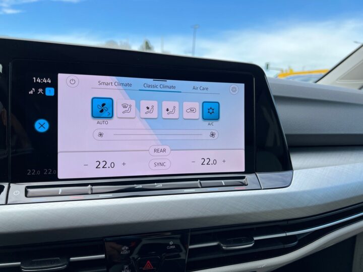 Abbildung Fahrzeugdetailansicht Volkswagen Golf Variant - Nr. 25