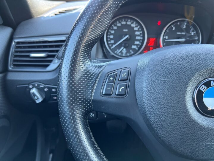 Abbildung Fahrzeugdetailansicht BMW X1 - Nr. 35