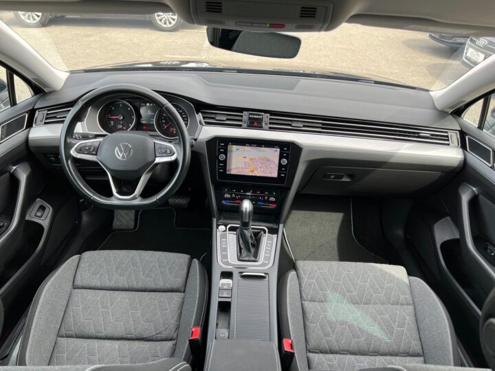 Abbildung Fahrzeugdetailansicht Volkswagen Passat Variant - Nr. 9