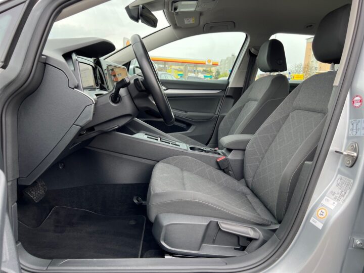 Abbildung Fahrzeugdetailansicht Volkswagen Golf Variant - Nr. 12