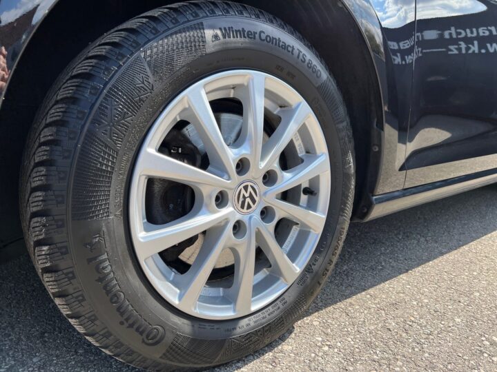 Abbildung Fahrzeugdetailansicht Volkswagen Golf Variant - Nr. 34