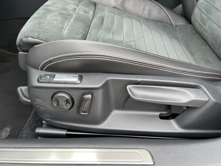 Abbildung Fahrzeugdetailansicht Volkswagen Passat Variant - Nr. 31