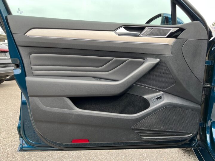 Abbildung Fahrzeugdetailansicht Volkswagen Passat Variant - Nr. 30