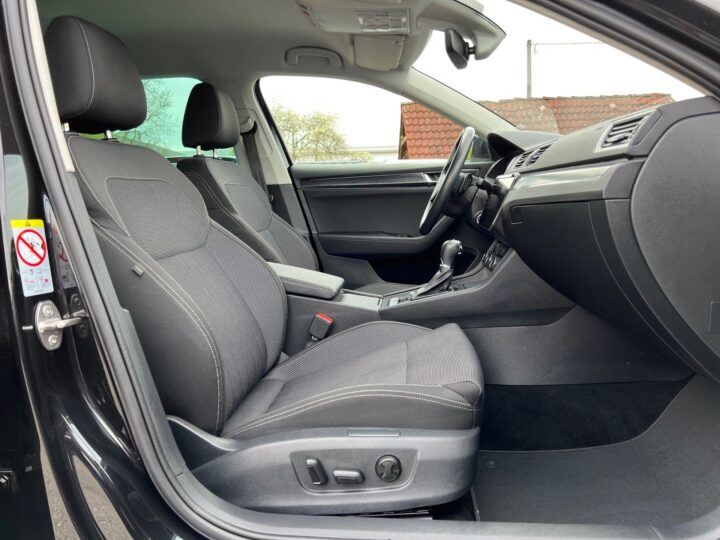 Abbildung Fahrzeugdetailansicht Skoda Superb - Nr. 34