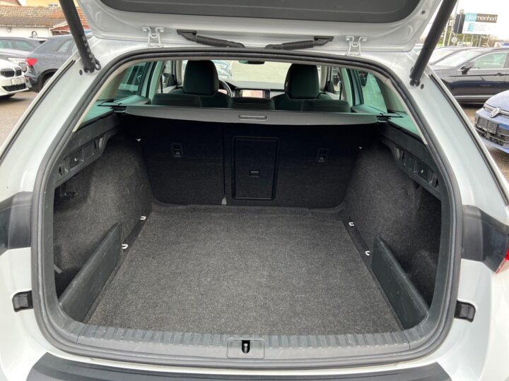 Abbildung Fahrzeugdetailansicht Skoda Octavia - Nr. 14