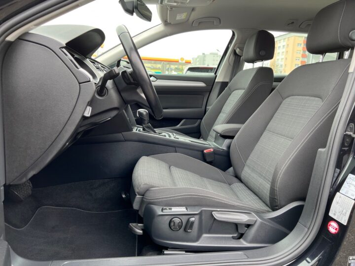 Abbildung Fahrzeugdetailansicht Volkswagen Passat Variant - Nr. 12