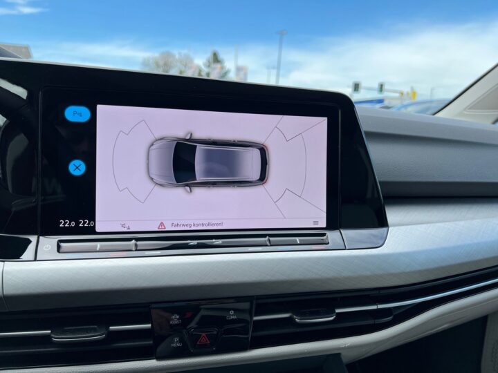 Abbildung Fahrzeugdetailansicht Volkswagen Golf Variant - Nr. 27