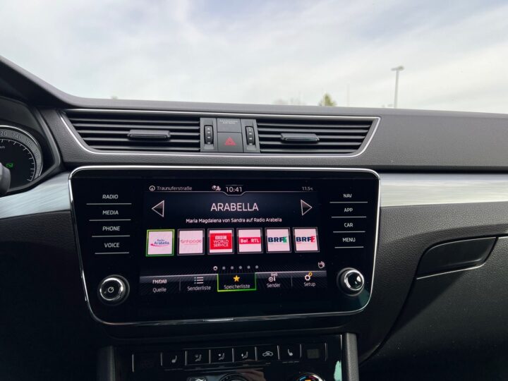 Abbildung Fahrzeugdetailansicht Skoda Superb - Nr. 19