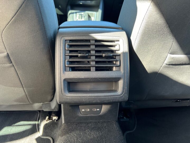 Abbildung Fahrzeugdetailansicht Volkswagen Golf Variant - Nr. 30