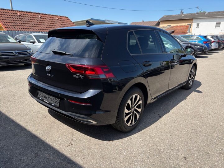 Abbildung Fahrzeugdetailansicht Volkswagen Golf - Nr. 2