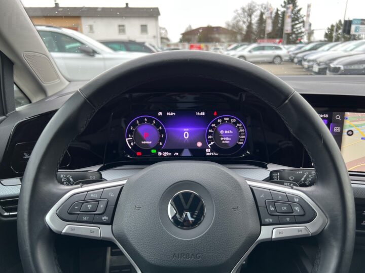 Abbildung Fahrzeugdetailansicht Volkswagen Golf - Nr. 15