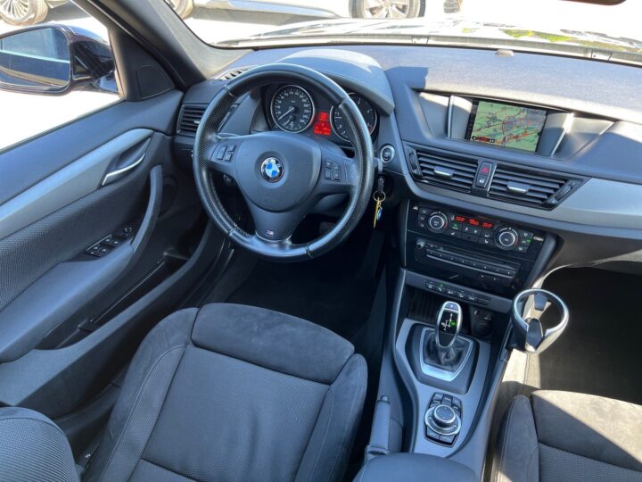 Abbildung Fahrzeugdetailansicht BMW X1 - Nr. 11