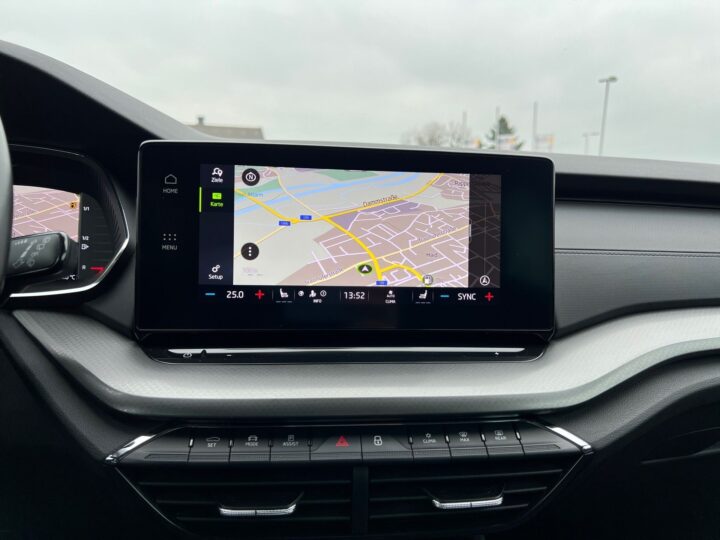 Abbildung Fahrzeugdetailansicht Skoda Octavia - Nr. 23