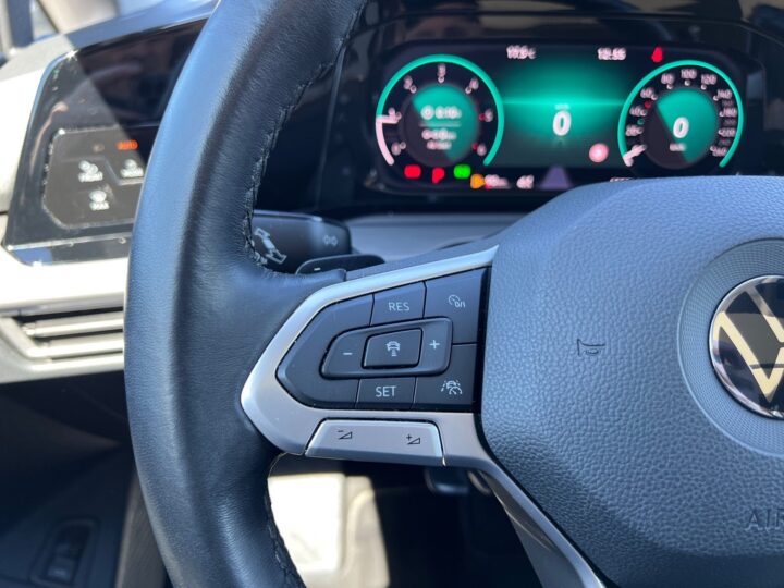 Abbildung Fahrzeugdetailansicht Volkswagen Golf Variant - Nr. 42