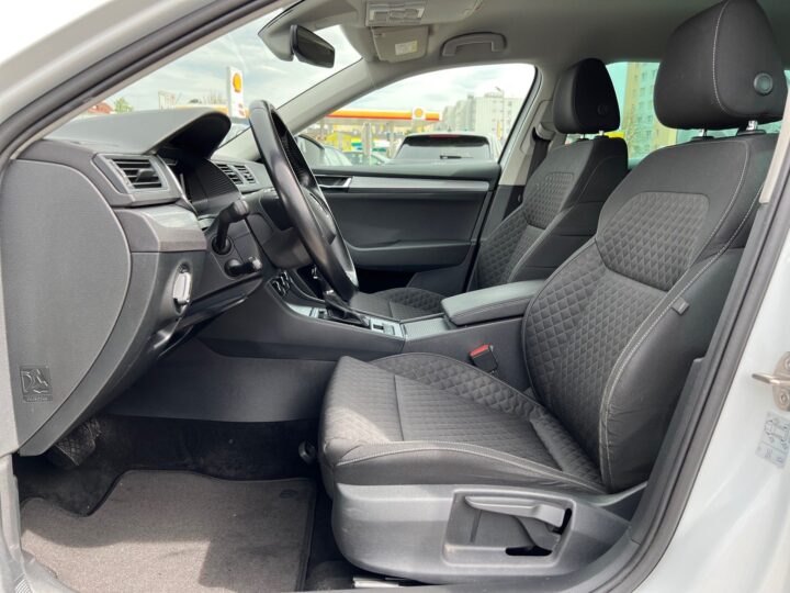 Abbildung Fahrzeugdetailansicht Skoda Superb - Nr. 12