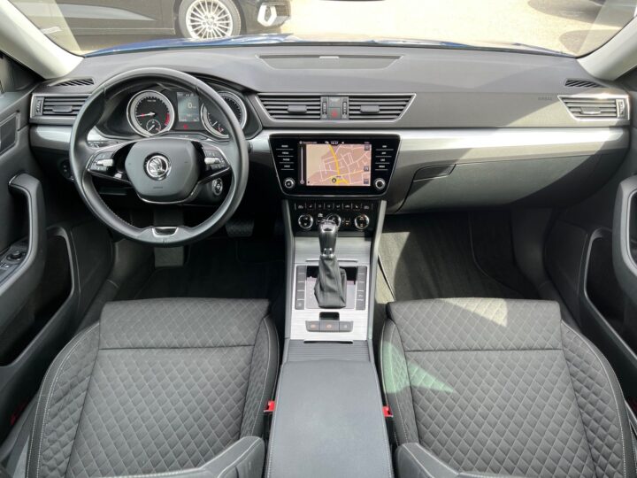 Abbildung Fahrzeugdetailansicht Skoda Superb - Nr. 9