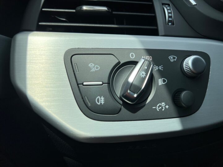 Abbildung Fahrzeugdetailansicht Audi A5 - Nr. 46