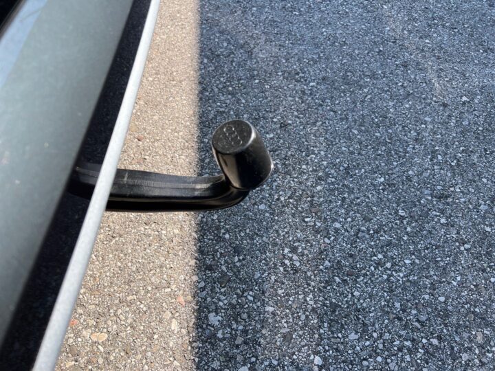 Abbildung Fahrzeugdetailansicht Audi e-tron - Nr. 38