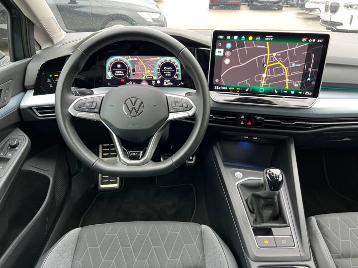 Abbildung Fahrzeugdetailansicht Volkswagen Golf - Nr. 10