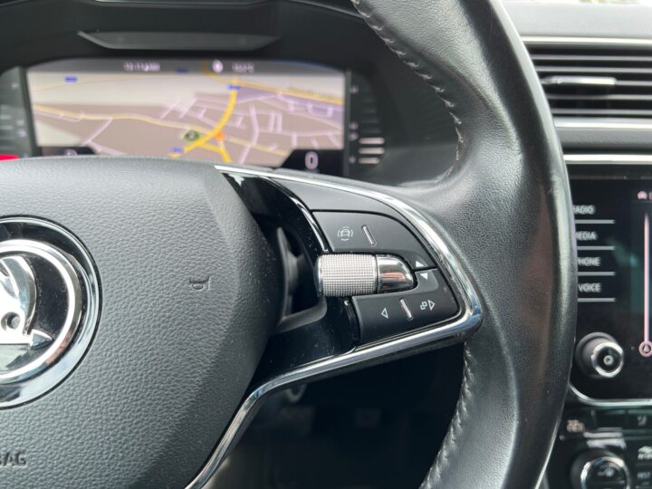 Abbildung Fahrzeugdetailansicht Skoda Superb - Nr. 38