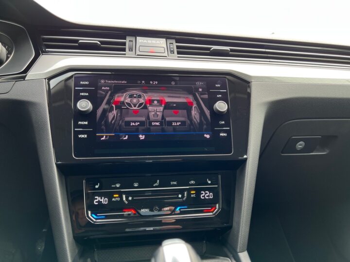 Abbildung Fahrzeugdetailansicht Volkswagen Passat Variant - Nr. 26