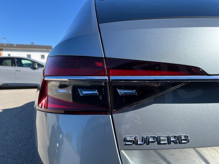 Abbildung Fahrzeugdetailansicht Skoda Superb - Nr. 39