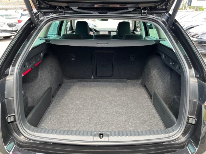 Abbildung Fahrzeugdetailansicht Skoda Octavia - Nr. 14