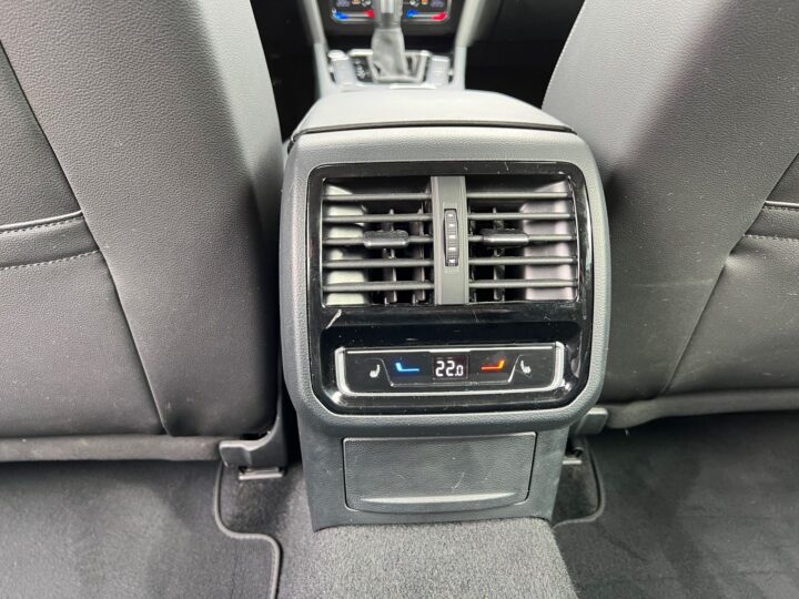 Abbildung Fahrzeugdetailansicht Volkswagen Passat Variant - Nr. 33