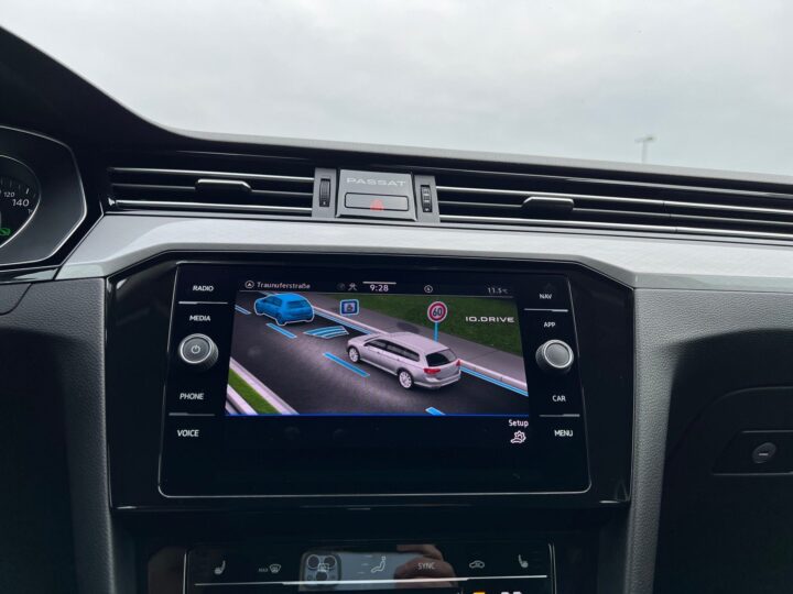 Abbildung Fahrzeugdetailansicht Volkswagen Passat Variant - Nr. 23