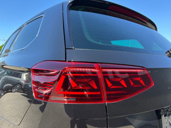 Abbildung Fahrzeugdetailansicht Volkswagen Passat Variant - Nr. 37