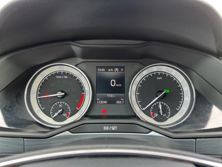 Abbildung Fahrzeugdetailansicht Skoda Superb - Nr. 16