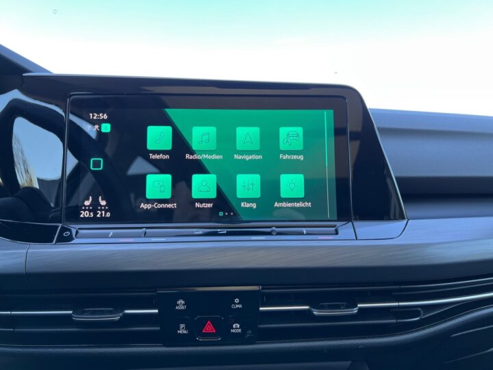 Abbildung Fahrzeugdetailansicht Volkswagen Golf Variant - Nr. 18