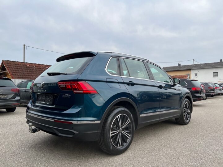 Abbildung Fahrzeugdetailansicht Volkswagen Tiguan - Nr. 2