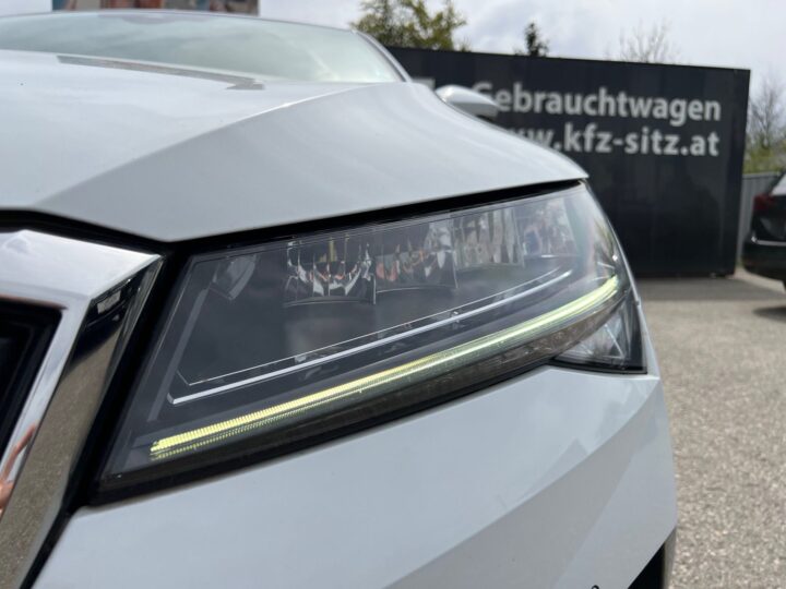 Abbildung Fahrzeugdetailansicht Skoda Superb - Nr. 35