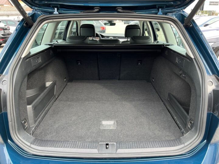Abbildung Fahrzeugdetailansicht Volkswagen Passat Variant - Nr. 14