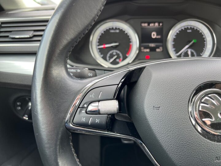 Abbildung Fahrzeugdetailansicht Skoda Superb - Nr. 40
