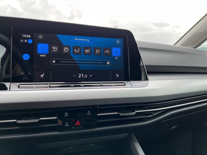 Abbildung Fahrzeugdetailansicht Volkswagen Golf Variant - Nr. 25