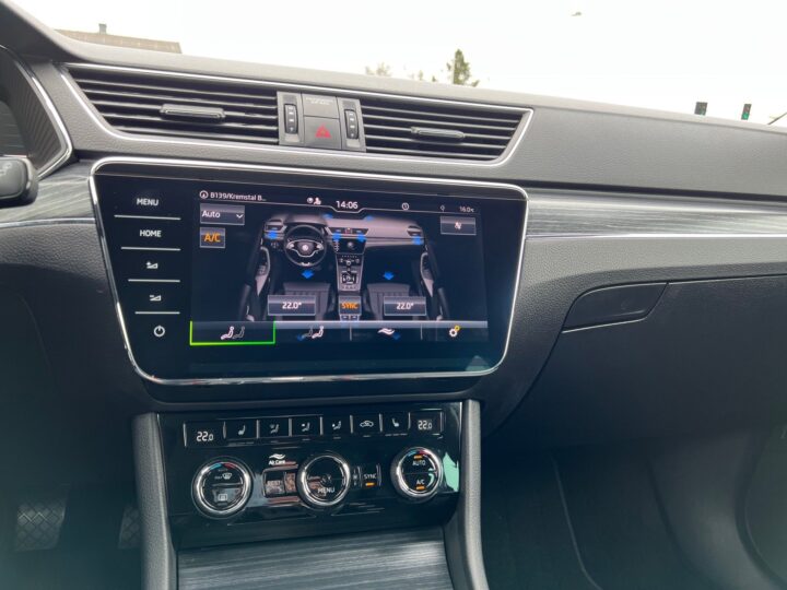 Abbildung Fahrzeugdetailansicht Skoda Superb - Nr. 27