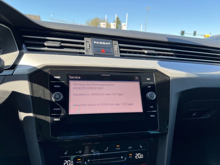 Abbildung Fahrzeugdetailansicht Volkswagen Passat Variant - Nr. 26
