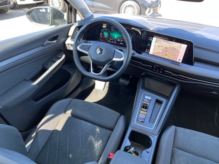 Abbildung Fahrzeugdetailansicht Volkswagen Golf Variant - Nr. 11