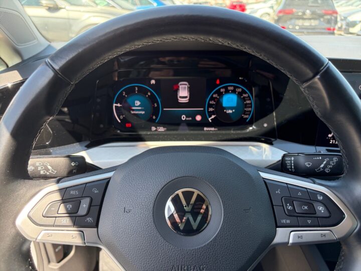 Abbildung Fahrzeugdetailansicht Volkswagen Golf Variant - Nr. 15