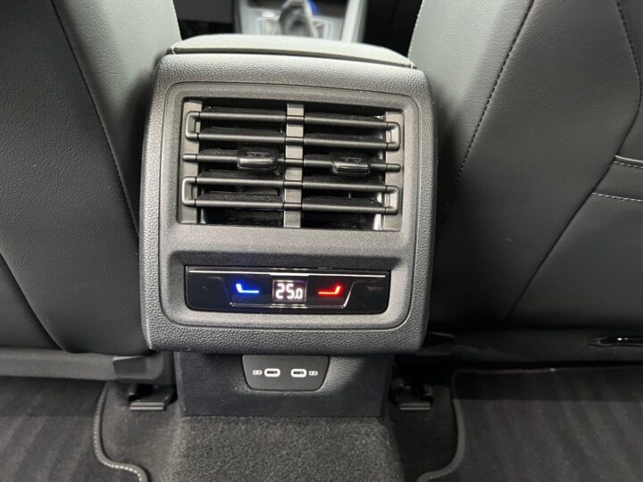 Abbildung Fahrzeugdetailansicht Volkswagen Golf - Nr. 32