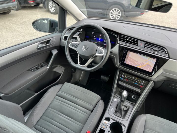 Abbildung Fahrzeugdetailansicht Volkswagen Touran - Nr. 11