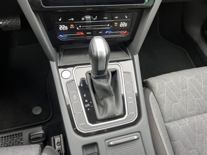 Abbildung Fahrzeugdetailansicht Volkswagen Passat Variant - Nr. 28